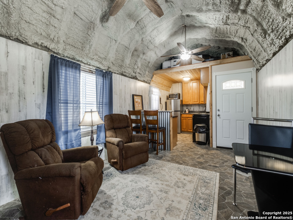 390 Galveston Street Bandera, TX 78003 - Photo 28 of 31