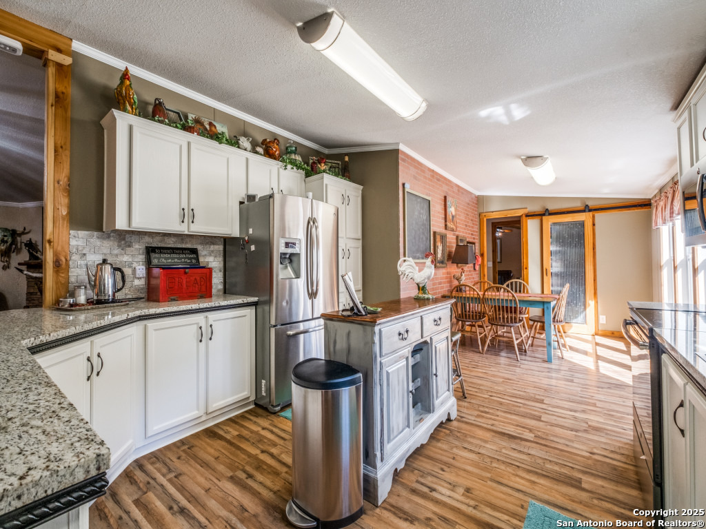 390 Galveston Street Bandera, TX 78003 - Photo 9 of 31