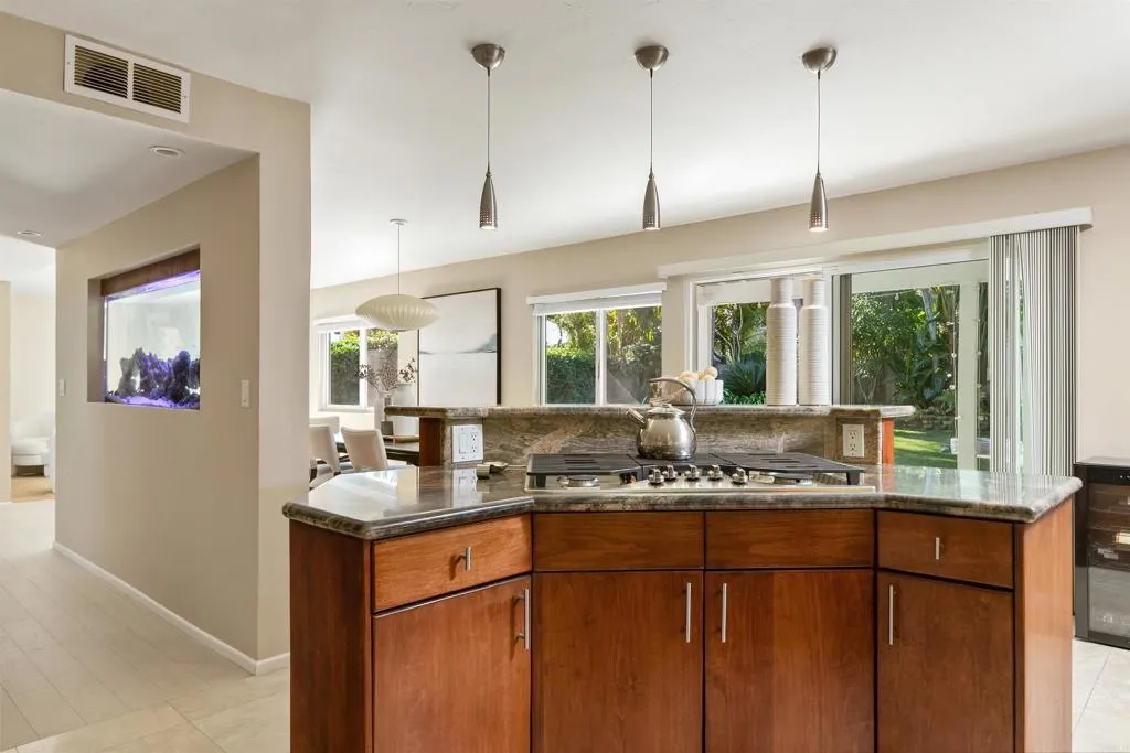 2252 Soledad Rancho Road San Diego, CA 92109 - Photo 10 of 39 Gallery Image 10