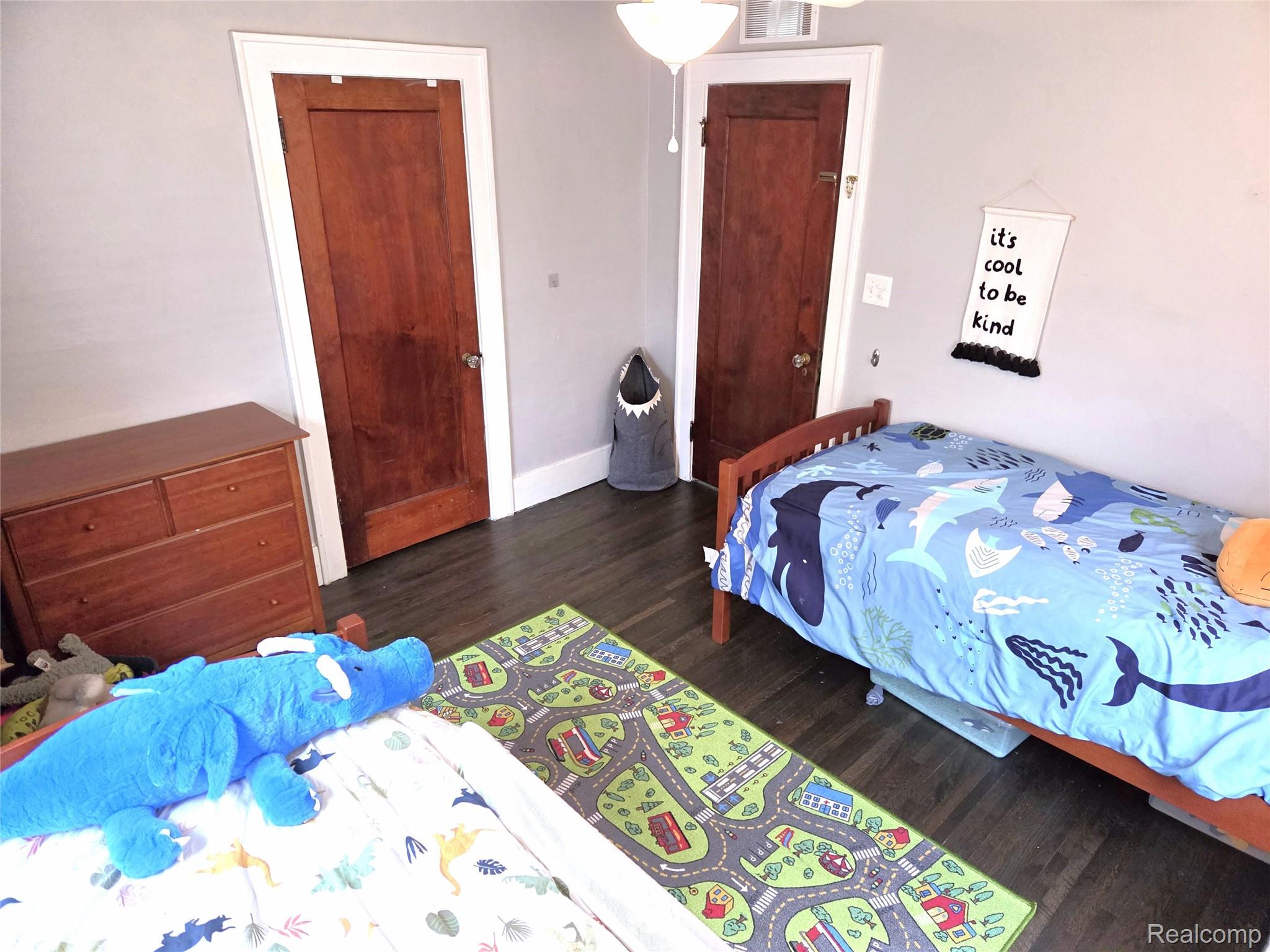 205 East Iroquois Road Pontiac, MI 48341 - Photo 19 of 25 Bedroom 2