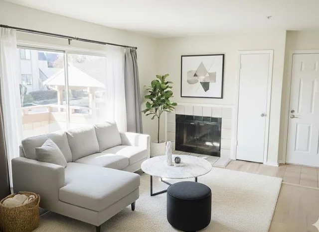 $395,000 | 25129 Copa Del Oro Drive, Unit 102, Hayward, CA 94545