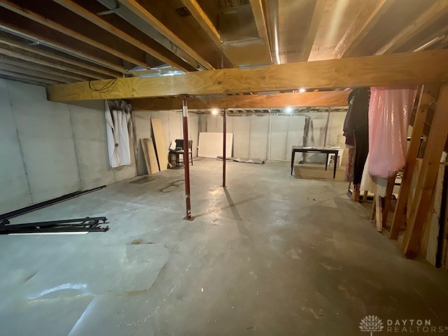 2742 Windy Ridge Drive Springfield, OH 45502 - Photo 15 of 19 Gallery Image 15