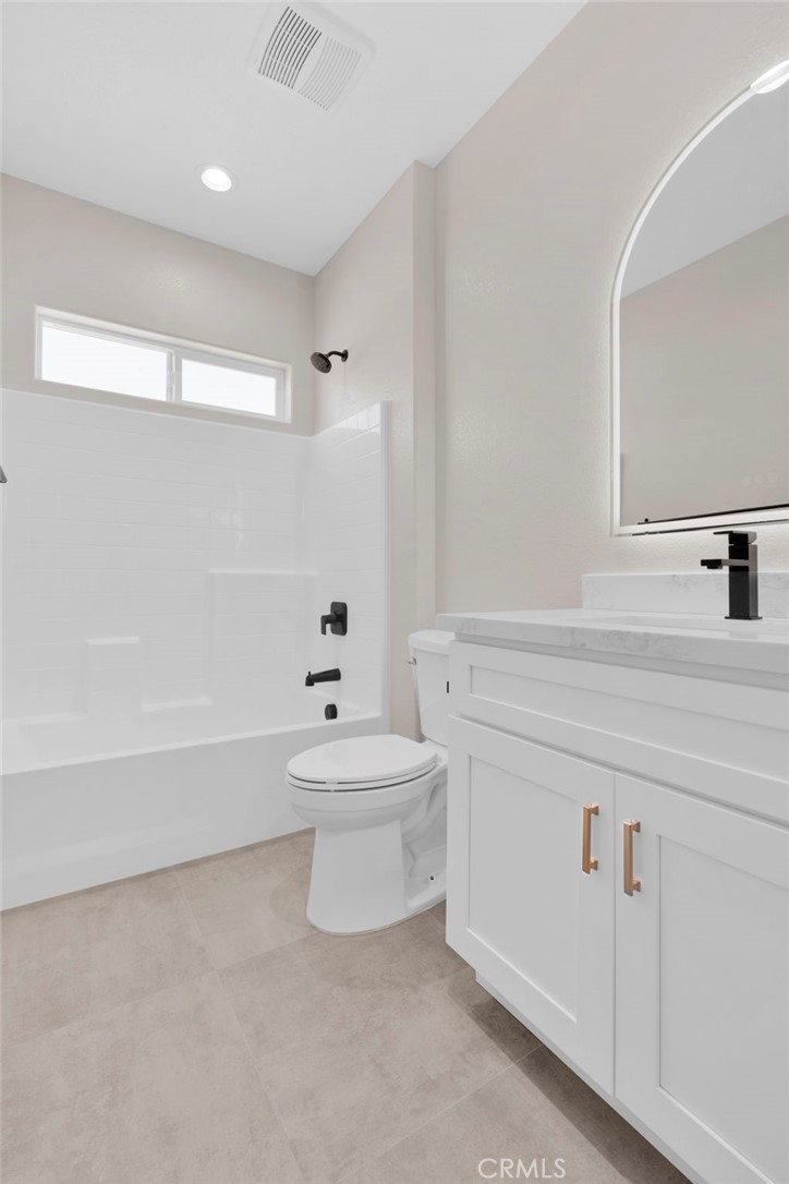 15991 Tao Road Apple Valley, CA 92307 - Photo 40 of 49 Hallway Bathroom