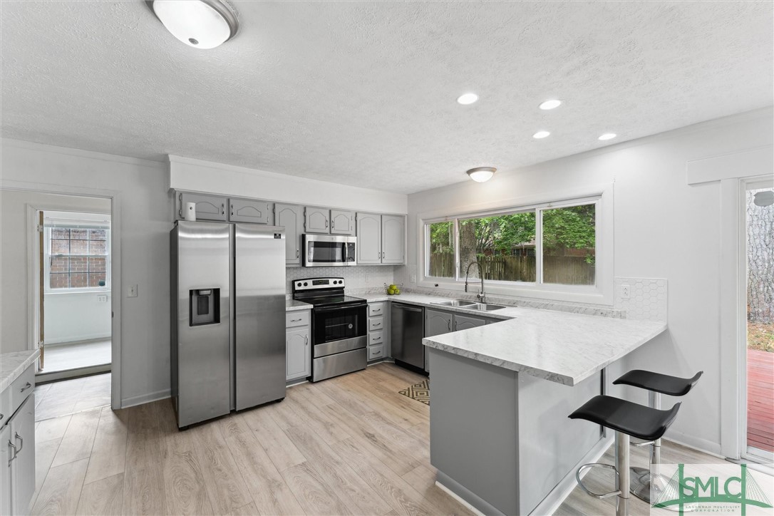 27 Davidson Avenue Savannah, GA 31419 - Photo 12 of 37