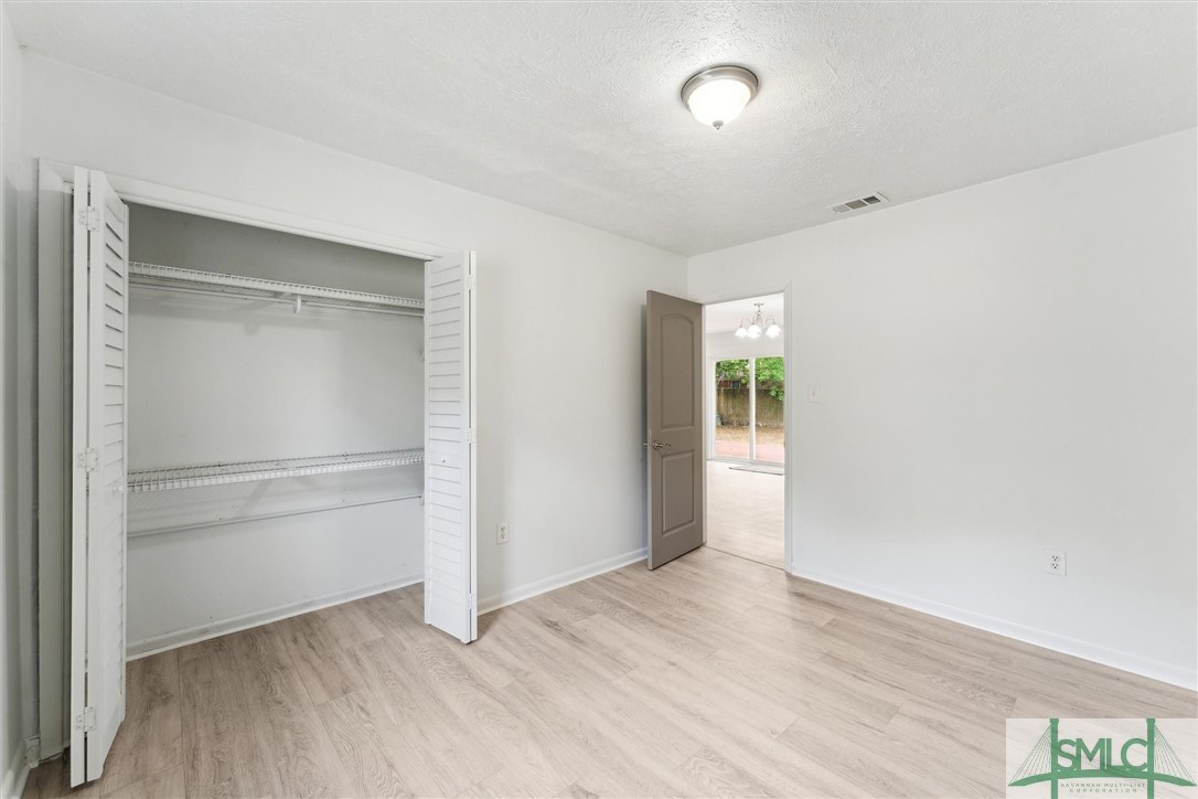 27 Davidson Avenue Savannah, GA 31419 - Photo 22 of 37 Guest Bedroom 2