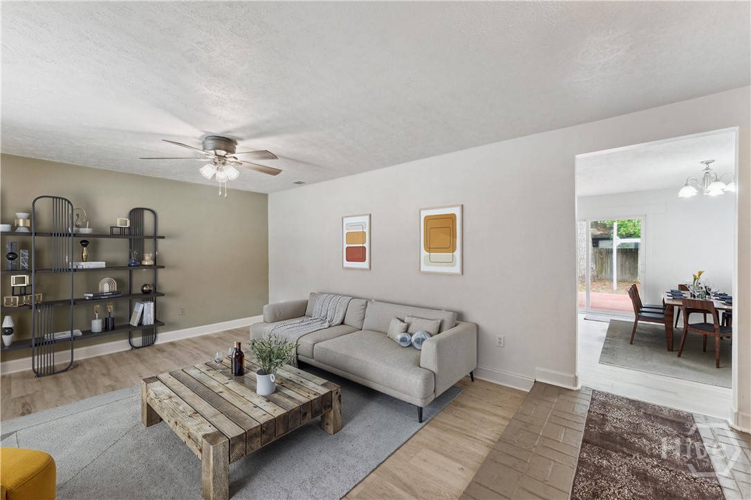 27 Davidson Avenue Savannah, GA 31419 - Photo 3 of 37 Virtual Staging - Livingroom