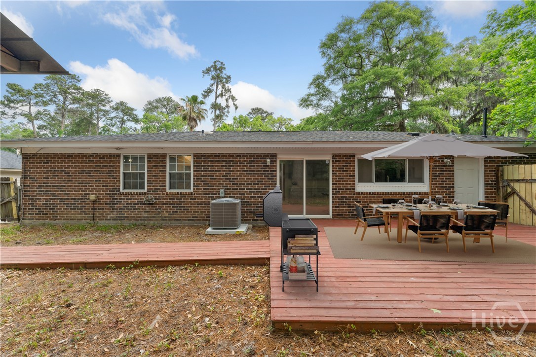 27 Davidson Avenue Savannah, GA 31419 - Photo 31 of 37 Virtual Staging - Deck