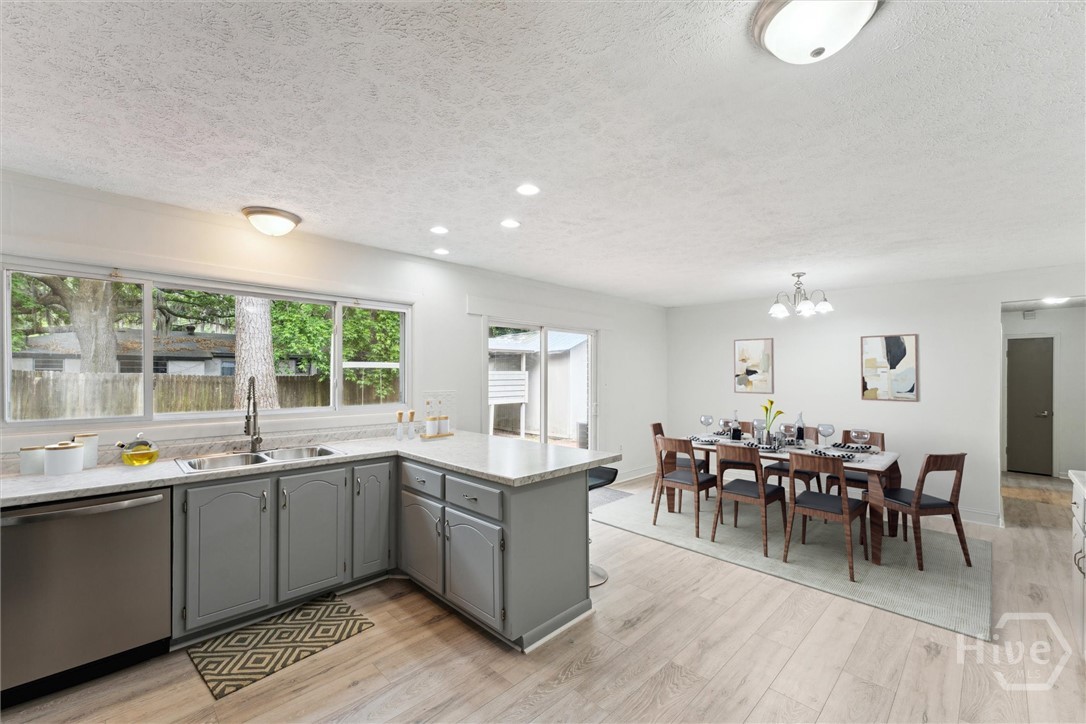 27 Davidson Avenue Savannah, GA 31419 - Photo 7 of 37 Virtual Staging