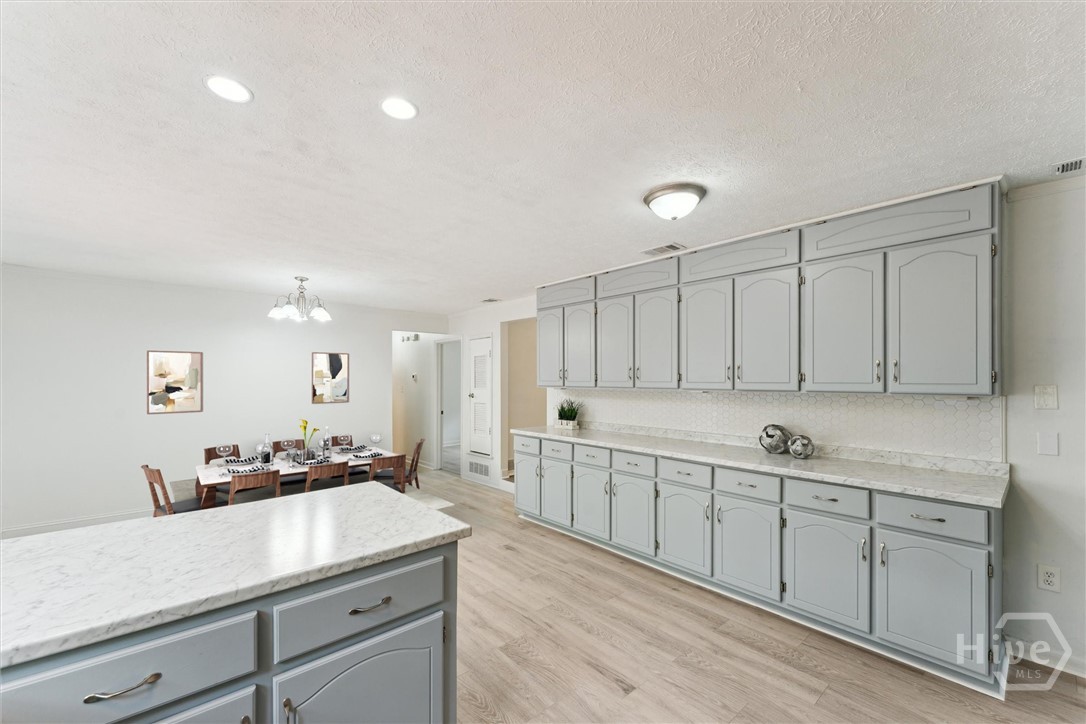 27 Davidson Avenue Savannah, GA 31419 - Photo 8 of 37 Virtual Staging