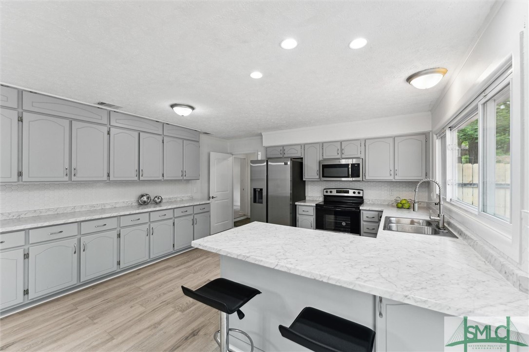 27 Davidson Avenue Savannah, GA 31419 - Photo 9 of 37