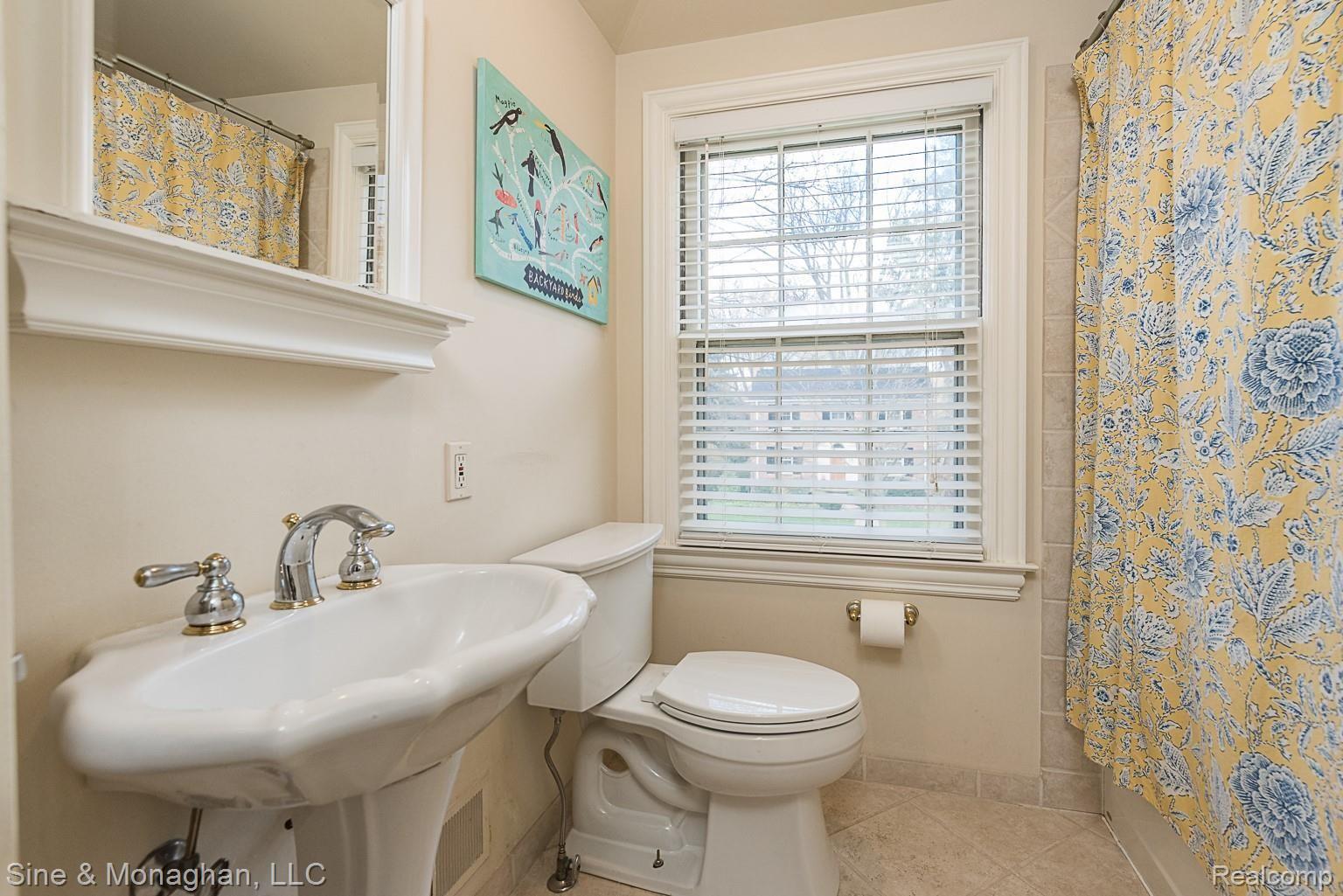 251 Moran Road Grosse Pointe, MI 48236 - Photo 35 of 47 DSC_1668.jpg