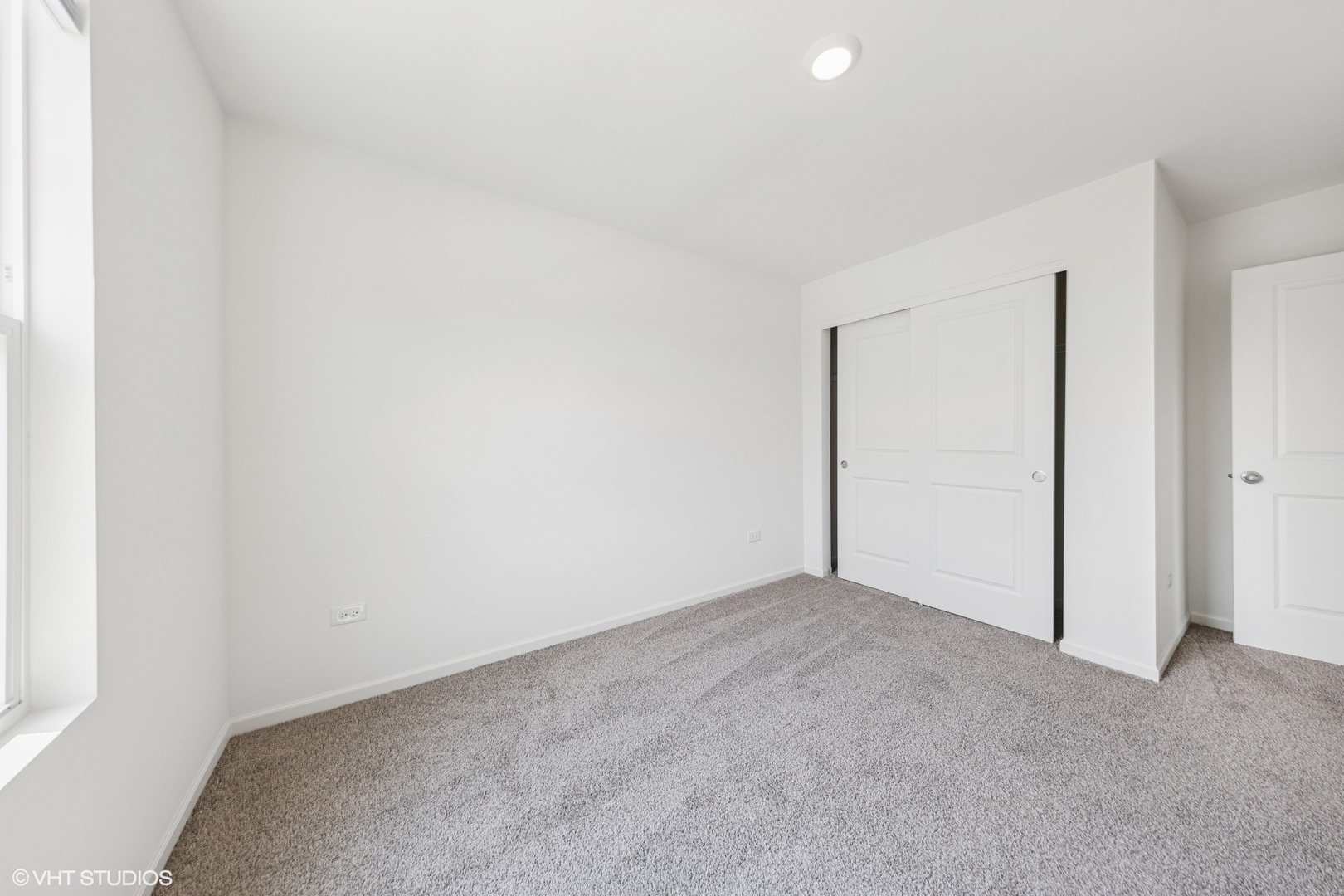 411 Stockton Drive Joliet, IL 60421 - Photo 19 of 29 a view of an empty room