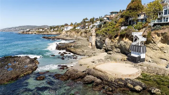 a view of bathroom with a bathtub