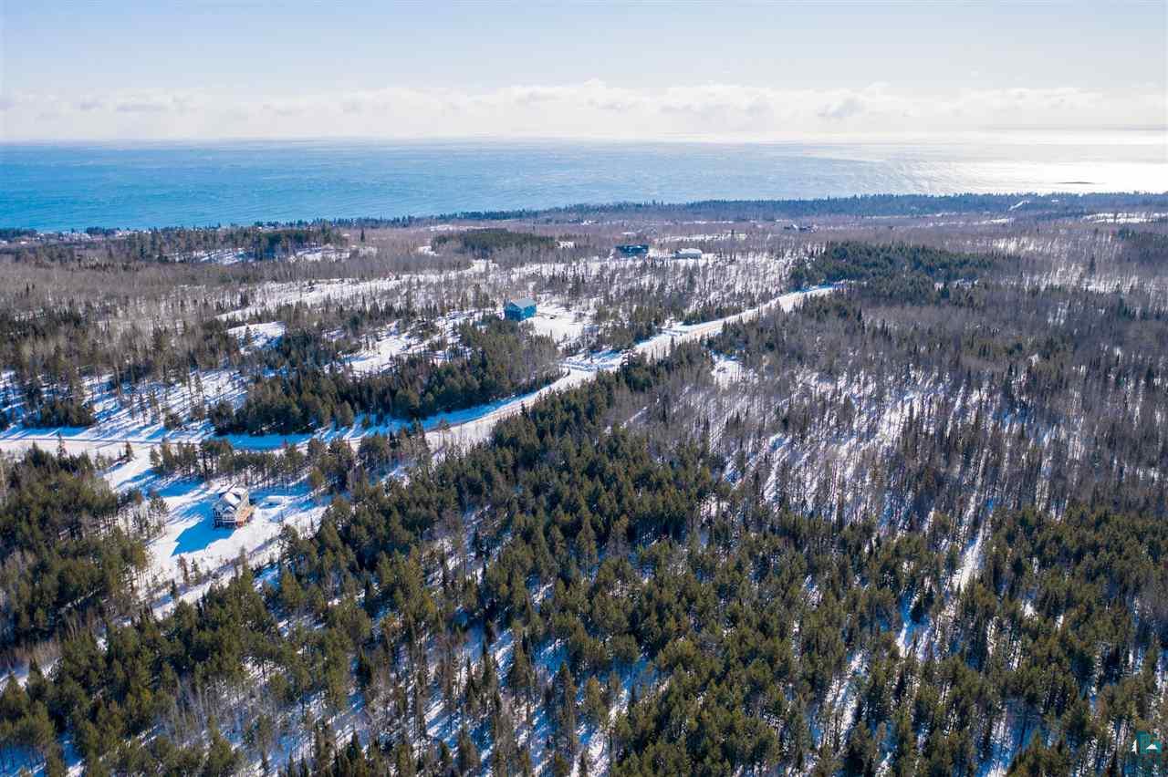 302 Superior Heights Road Two Harbors, MN 55616 - Photo 9 of 26