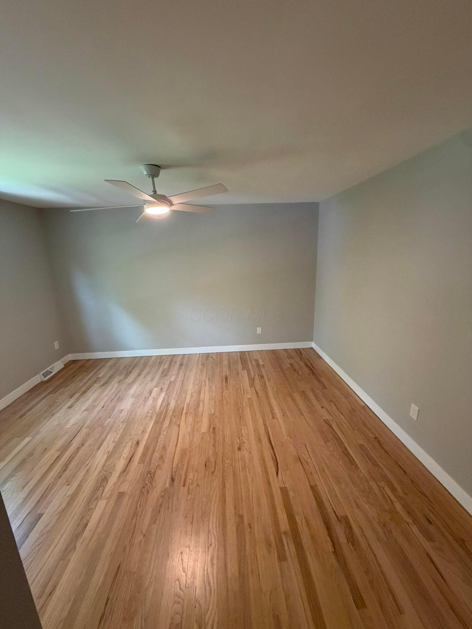 957 Old Farm Road Columbus, OH 43213 - Photo 35 of 35 Bedroom 4