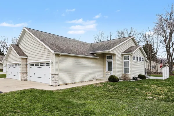 $294,900 | 10475 Hammock Circle, Portage, MI 49024