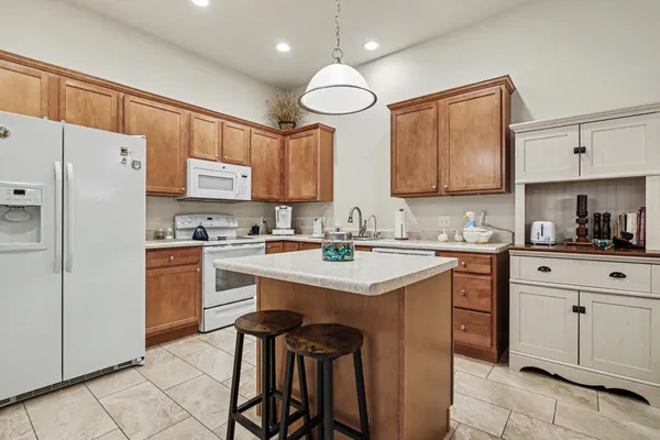 $284,900 | 10475 Hammock Circle, Portage, MI 49024