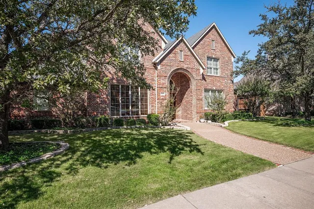 $999,900 | 6613 Crown Forest Drive, Plano, TX 75024