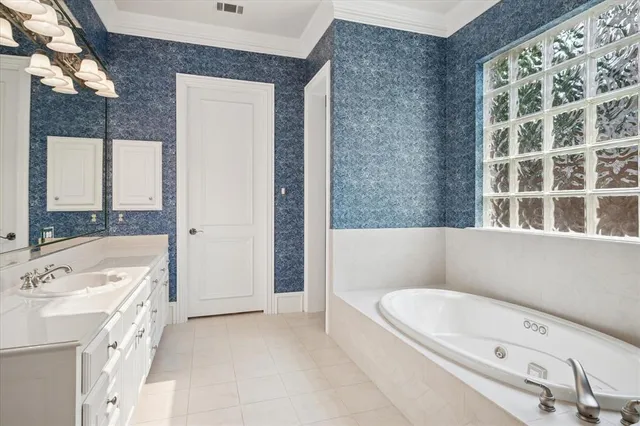 $999,900 | 6613 Crown Forest Drive, Plano, TX 75024