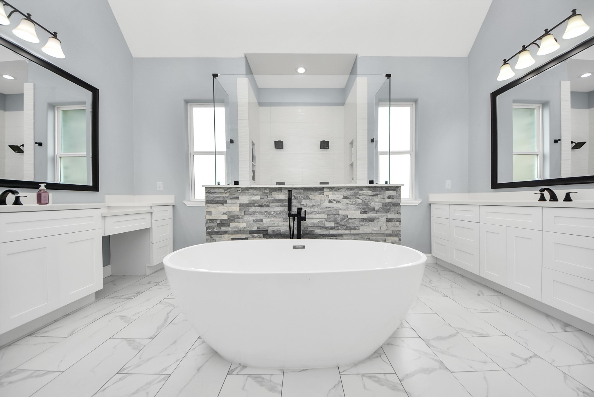 16626 Hamill Drive Rosharon, TX 77583 - Photo 20 of 42 SOAKING TUB