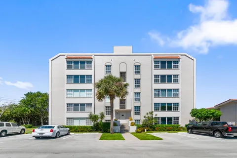 $169,900 | 250 Northeast 20th Street, Unit 1220, Boca Raton, FL 33431