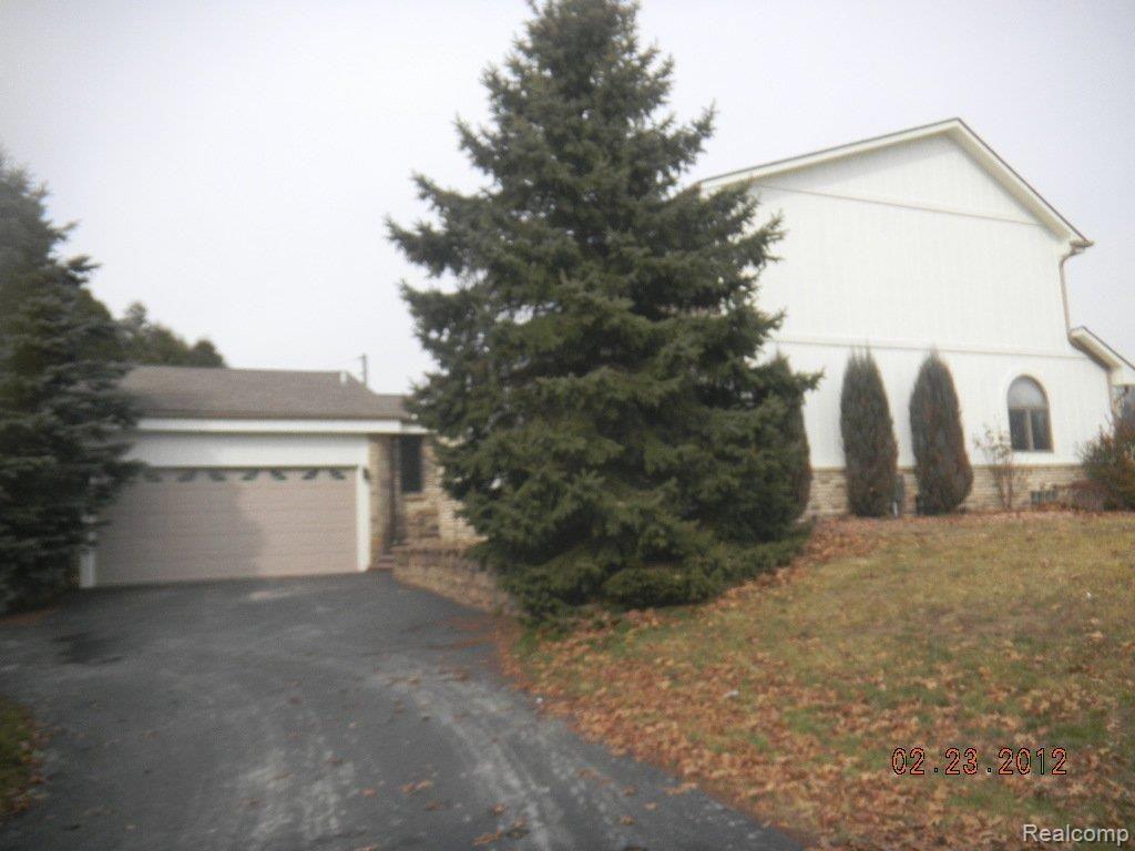 39930 Willis Road Belleville, MI 48111 - Photo 2 of 25 Side View