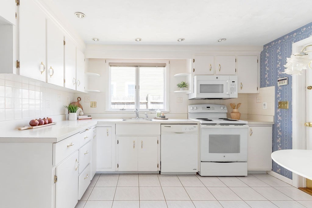 64 Winfield Street Needham, MA 02492 - Photo 13 of 29