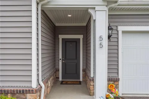 a view of entryway door of the house