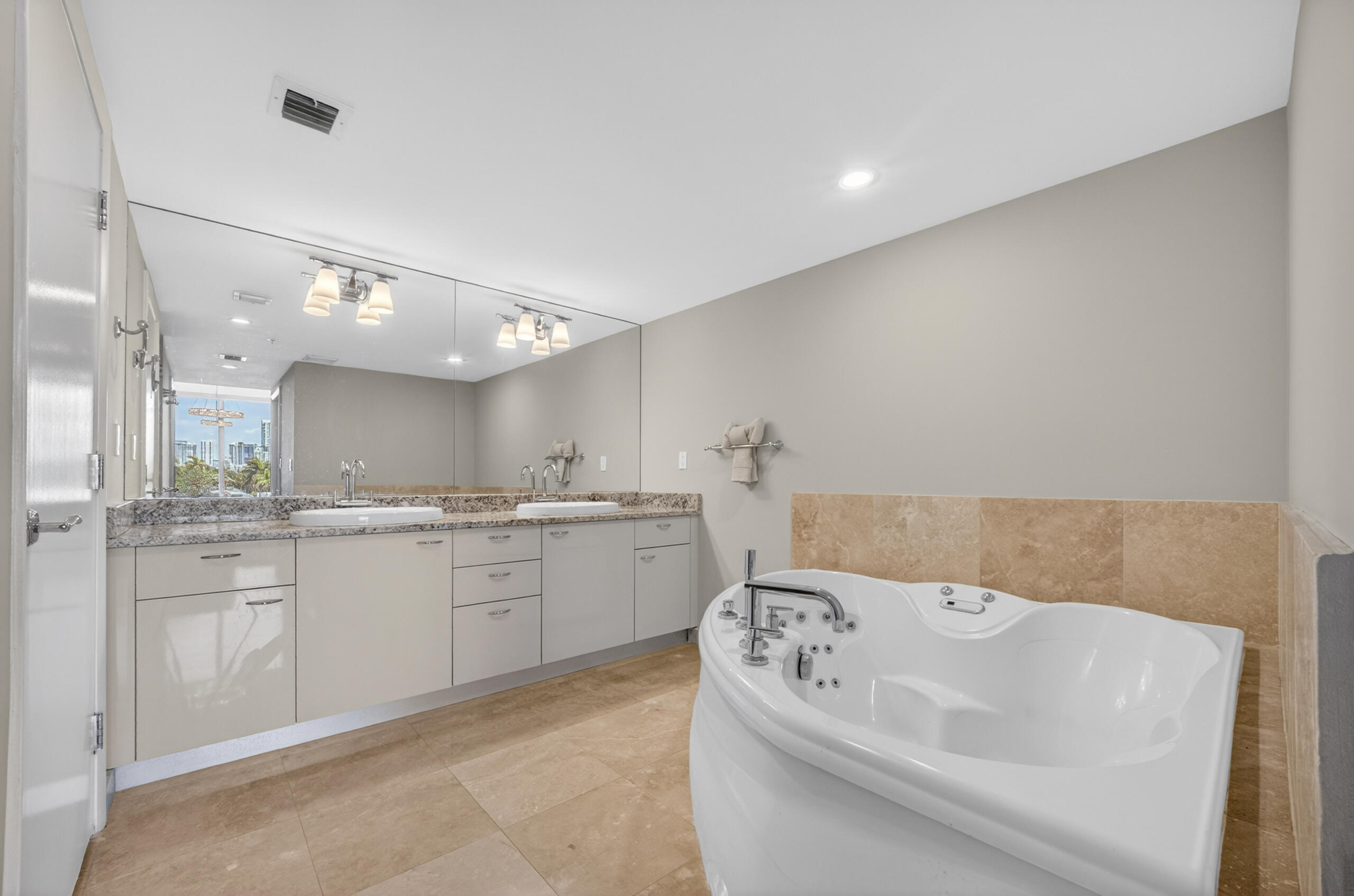 45 Hendricks Isle, Unit 403 Fort Lauderdale, FL 33301 - Photo 32 of 77 45hendricksisle (40)