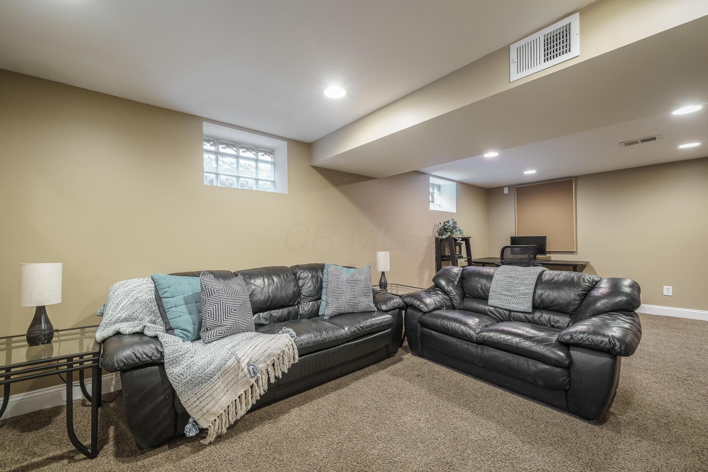 3715 Dorchester Road Columbus, OH 43221 - Photo 20 of 31