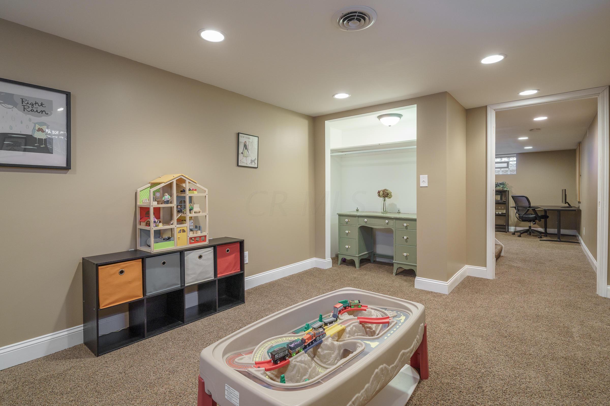 3715 Dorchester Road Columbus, OH 43221 - Photo 22 of 31