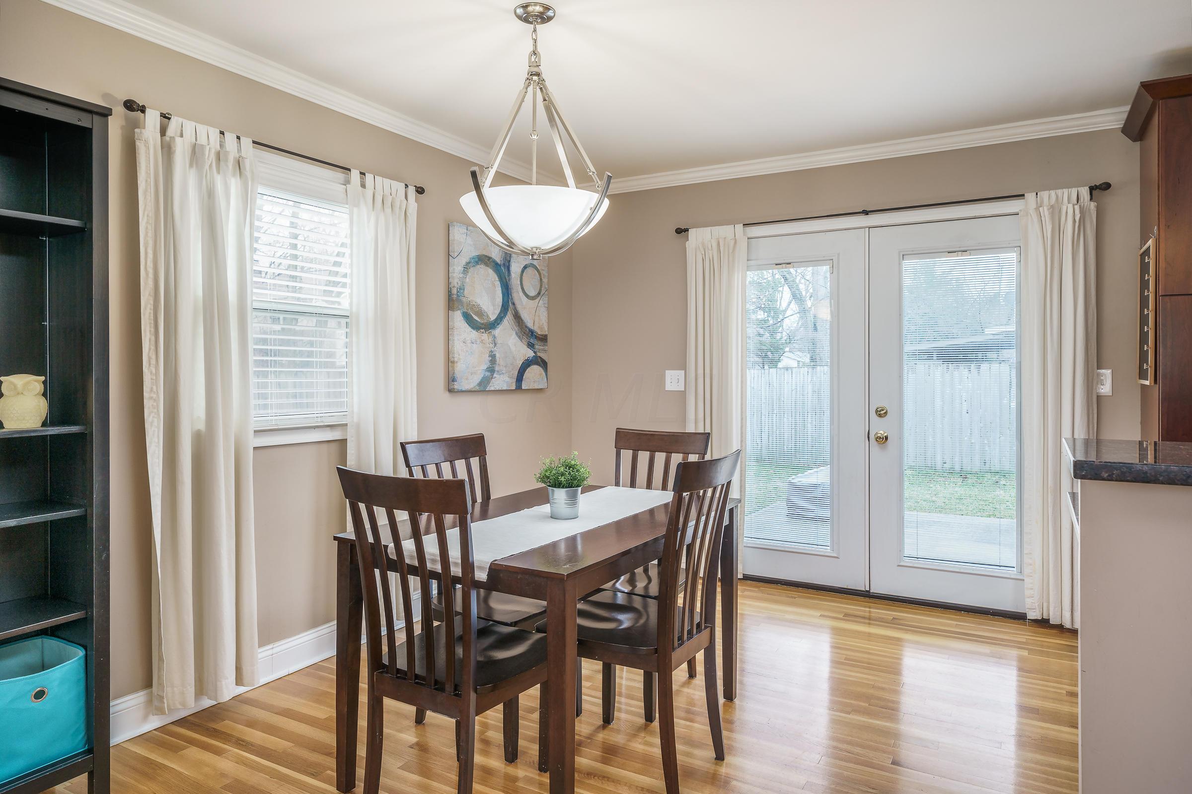 3715 Dorchester Road Columbus, OH 43221 - Photo 4 of 31