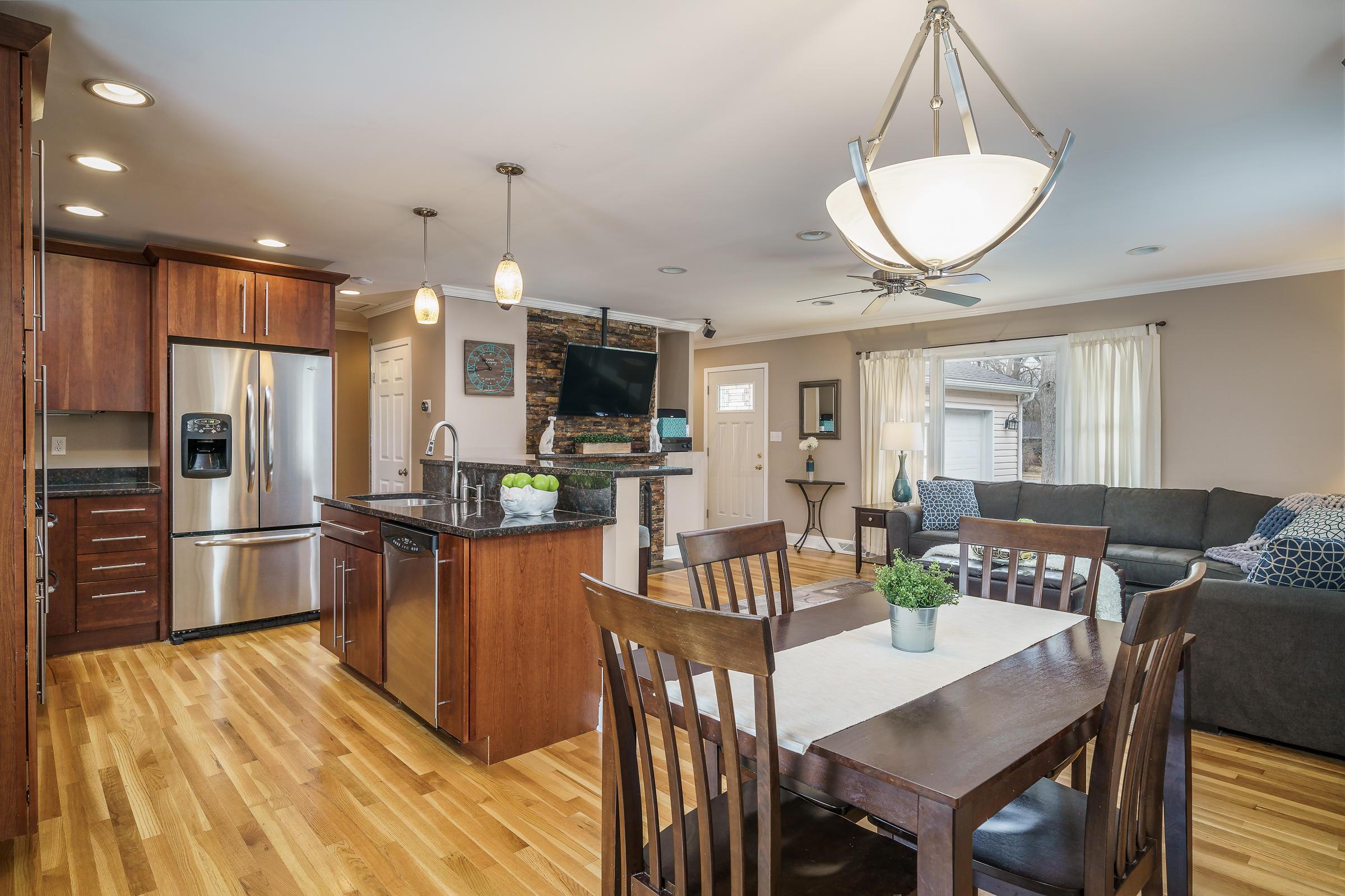 3715 Dorchester Road Columbus, OH 43221 - Photo 5 of 31