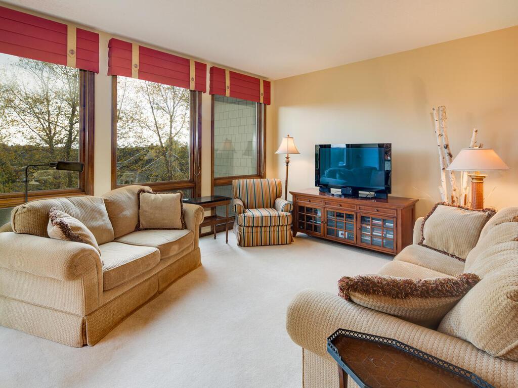 4165 Lakeridge Road Chanhassen, MN 55331 - Photo 20 of 43 Gallery Image 20