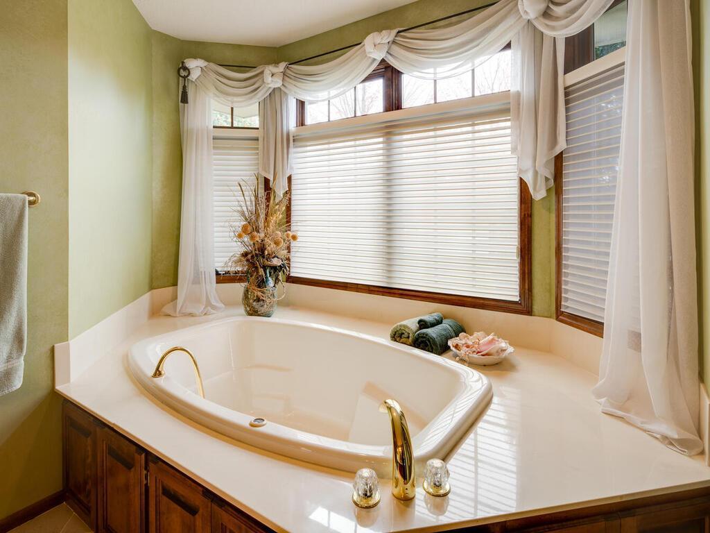 4165 Lakeridge Road Chanhassen, MN 55331 - Photo 28 of 43 Gallery Image 28
