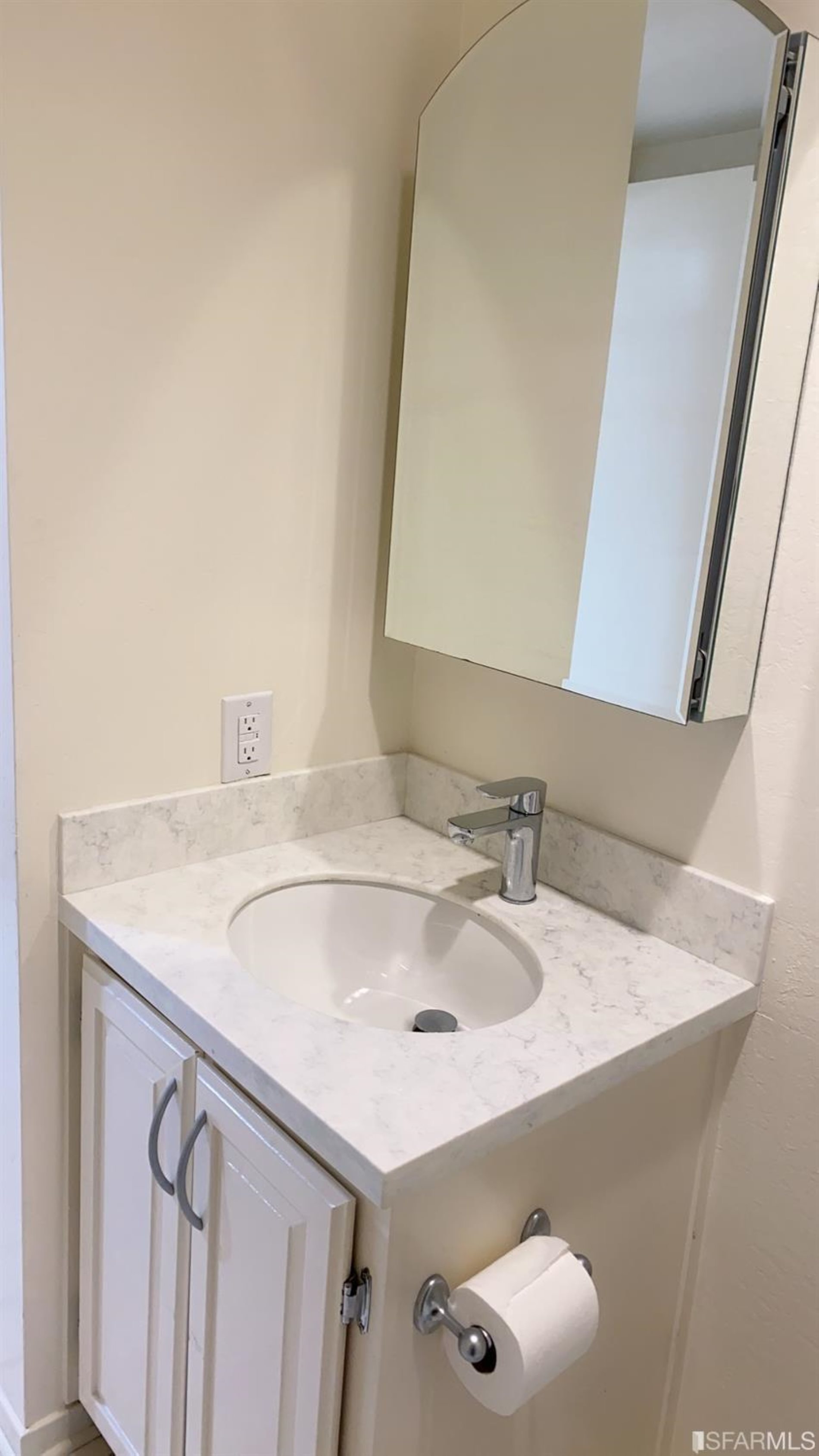 420 Camelback Road Pleasant Hill, CA 94523 - Photo 20 of 32 a bathroom with a sink and a mirror