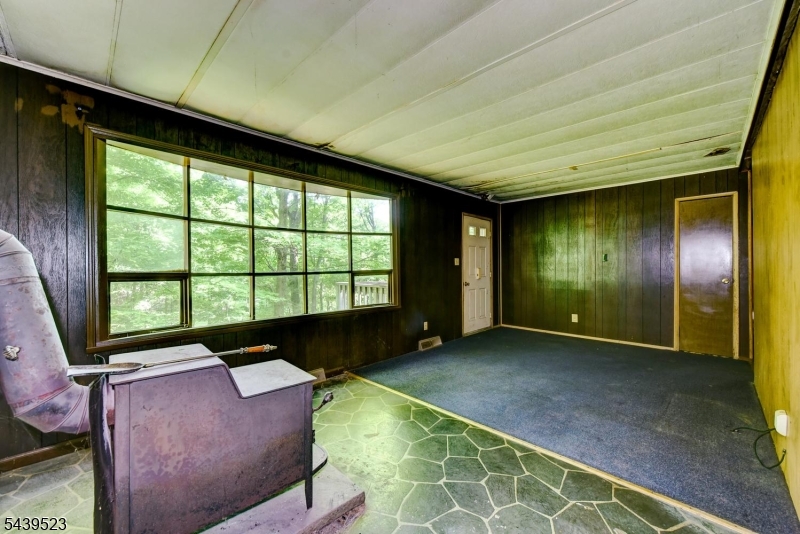77 Sand Pond Road Hamburg, NJ 07419 - Photo 6 of 44