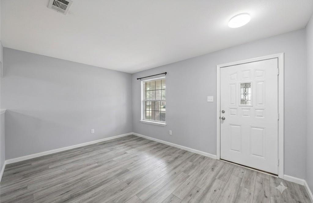 601 Amy Way Euless, TX 76039 - Photo 7 of 36