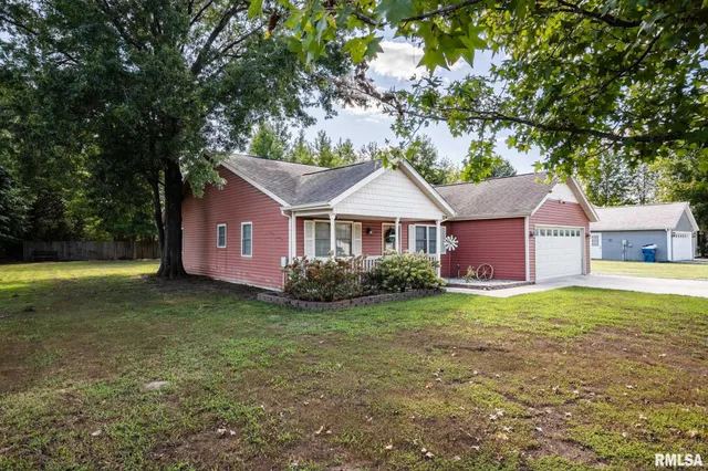 $269,000 | 307 Noah Lane, Carterville, IL 62918