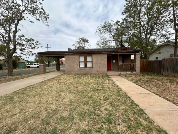 $1,200 | 2124 20th Street, Lubbock, TX 79411