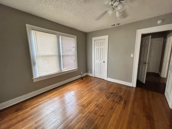 $1,200 | 2124 20th Street, Lubbock, TX 79411