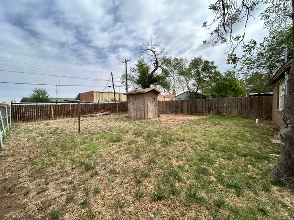 $1,200 | 2124 20th Street, Lubbock, TX 79411