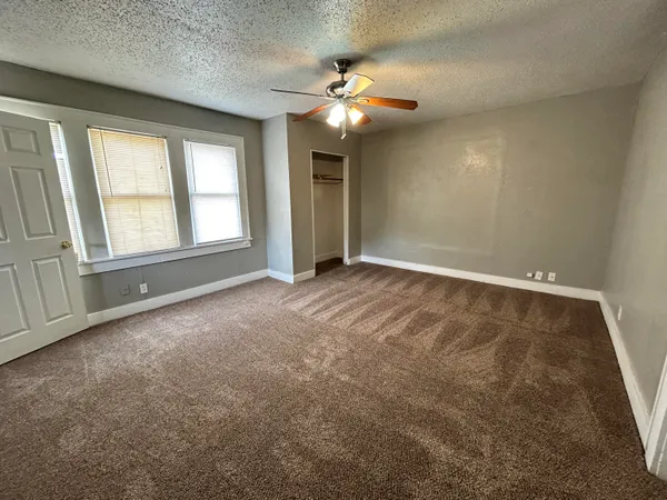 $1,200 | 2124 20th Street, Lubbock, TX 79411