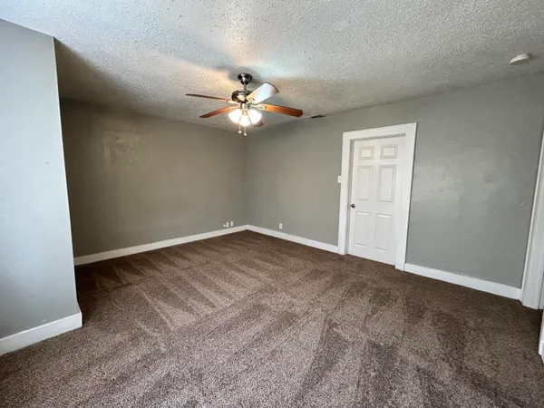 $1,200 | 2124 20th Street, Lubbock, TX 79411
