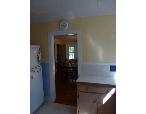 156 Montague Road Amherst, MA 01002 - Photo 9 of 14