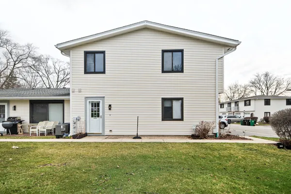 $250,000 | 119 Brewster Court, Unit A, Bloomingdale, IL 60108