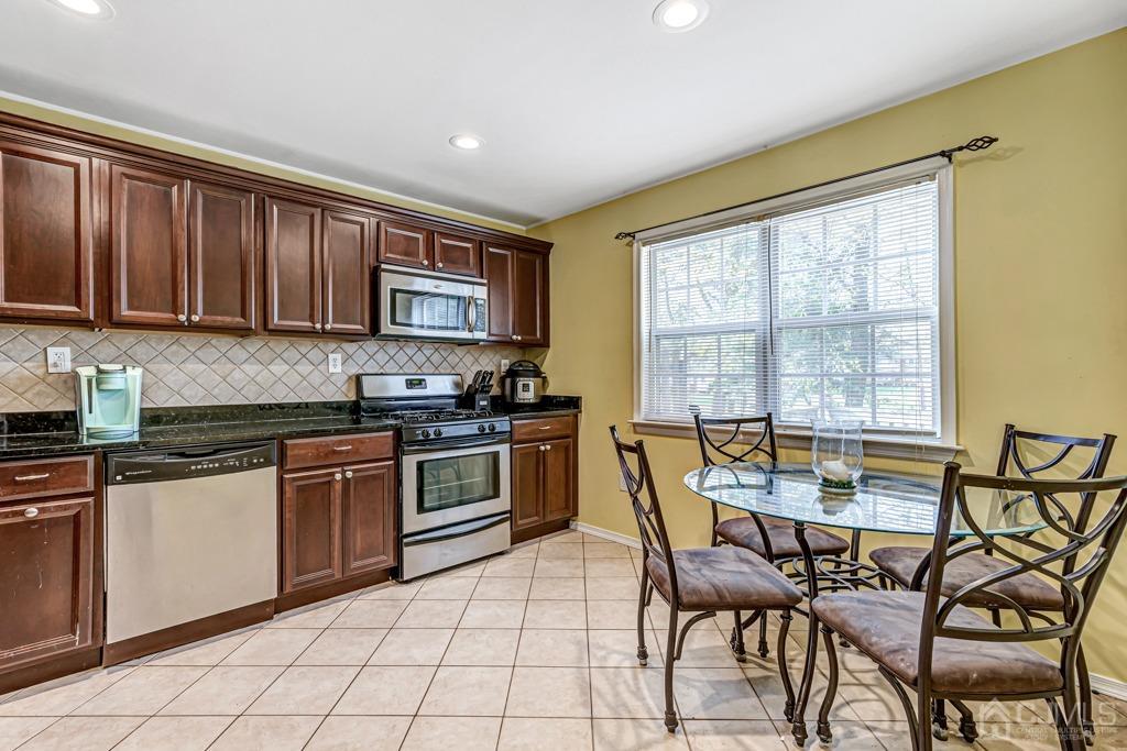 23 Sycamore Road Middlesex, NJ 08846 - Photo 12 of 23 Gallery Image 12