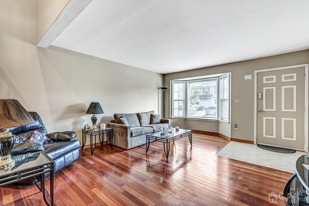 23 Sycamore Road Middlesex, NJ 08846 - Photo 4 of 23 Gallery Image 4