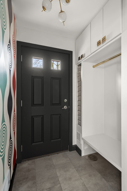 115 Governor Winthrop Road, Unit 115 Somerville, MA 02145 - Photo 3 of 30