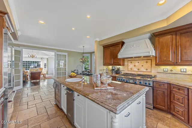 a kitchen with granite countertop lots of counter top space